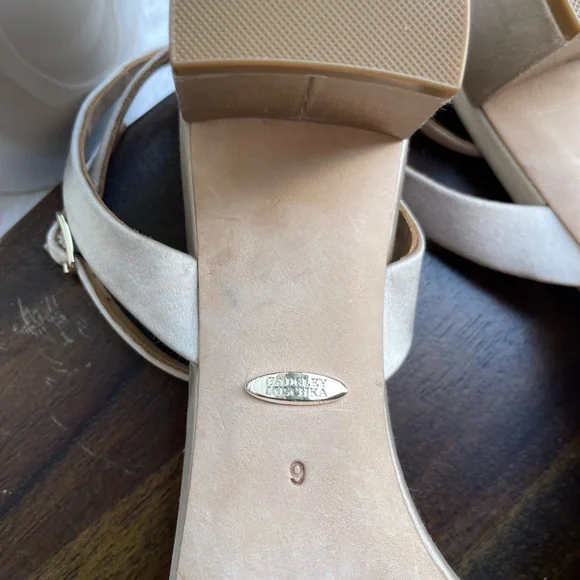 Badgley Mischka Crystal satin embellished block heels women’s size 6 - Picture 6 of 11